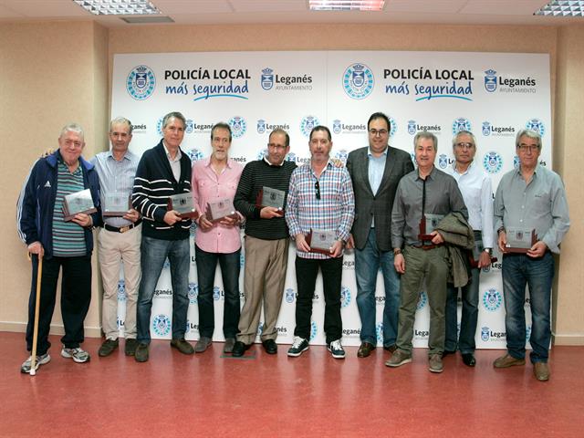 El Ayuntamiento recupera el acto de homenaje a los Bomberos reconociendo la trayectoria de los jubilados y la labor de otros profesionales