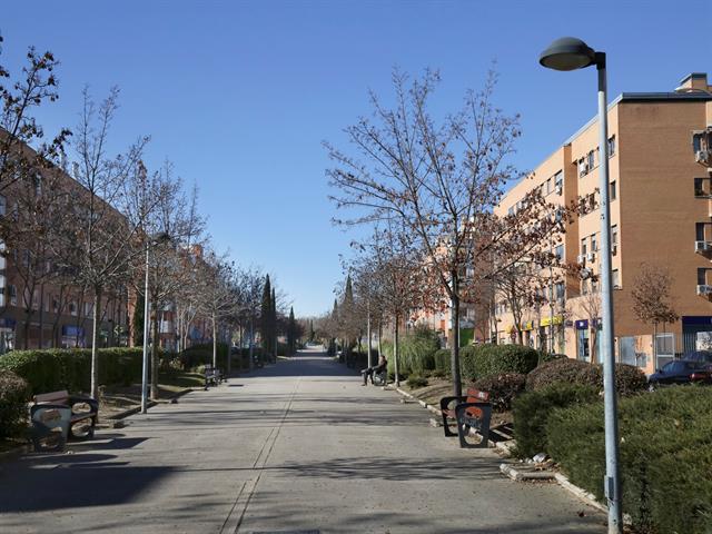 El Ayuntamiento renueva todas las lámparas de las farolas de Leganés Norte