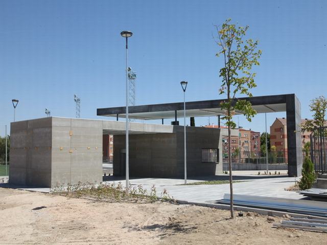 Obras de remodelación de la Plaza de España y ampliación del polideportivo de El Bercial 